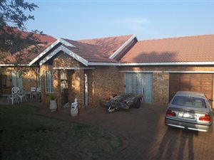 3 Bed House in Azaleapark