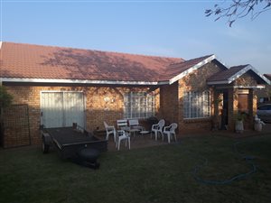 3 Bedroom House in Azaleapark