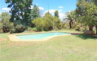 5 ha Farm in Hekpoort