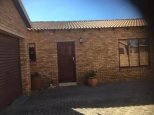 3 Bed House in Krugersdorp Central