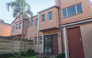 2 Bedroom Apartment in Arboretum