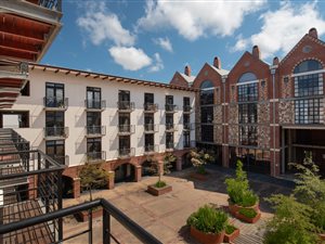 2 Bed Apartment in Onder Papegaaiberg