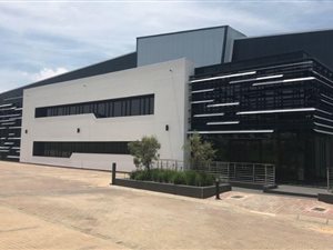 20000 m² Industrial space in Waterfall Estate