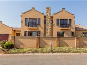 4 Bed House in Hughes