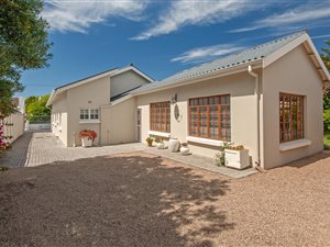 3 Bed House in Westcliff