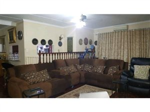 7 Bed House in Dawnside