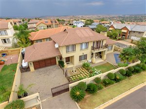 4 Bed House in Rooihuiskraal North