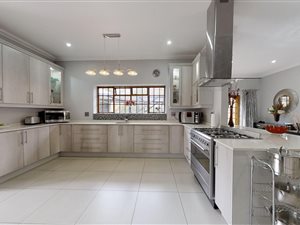 5 Bed House in Parkhill Gardens