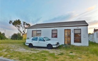 2 Bedroom House in Weltevreden Valley
