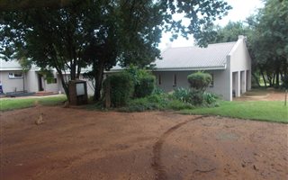 6 ha Farm with House in Rensburg