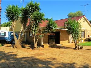 2.4 ha Farm in Bon Accord