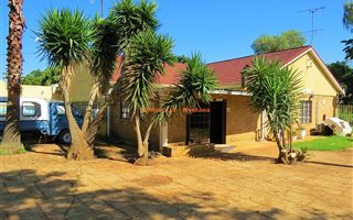 2.4 ha Farm in Bon Accord