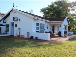 3 Bed Townhouse in Port Edward