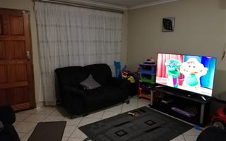 2 Bedroom Flat in Brackenham