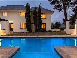 4 Bed House in Pearl Valley