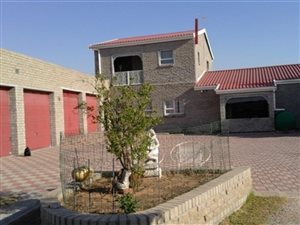 4 Bed House in Graafwater