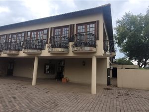 10 Bed House in Wierda Park