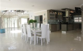 6 Bedroom House in Woodmead