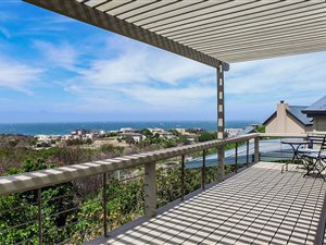 4 Bed House in Whale Rock