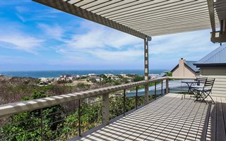 4 Bedroom House in Whale Rock