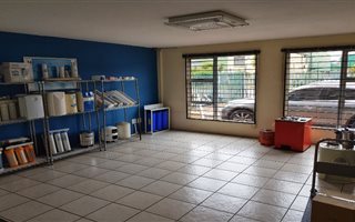 600 m² Commercial space in Hughes
