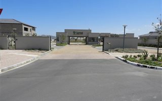 3 Bedroom House in Middelvlei Estate