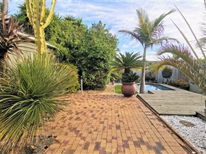 3 Bed House in De Bron