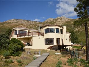 4 Bed House in Firlands