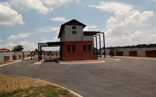 451 m² Land available in Knopjeslaagte