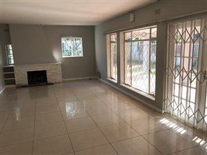 3 Bedroom House in Sunningdale