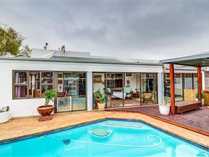 3 Bed House in Esther Park