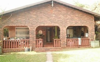 7 Bedroom House in Amanzimtoti