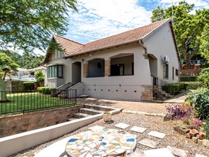 3 Bed House in Manor Gardens