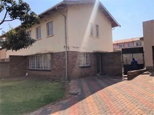 6 Bed House in Lindbergh Park