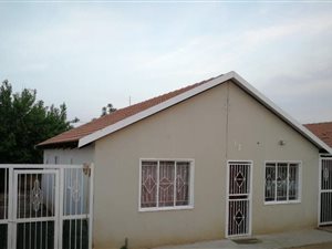 2 Bed House in Lotus Gardens
