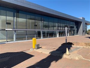 4000 m² Commercial space in Bryanston