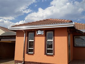 2 Bed House in Lakeside