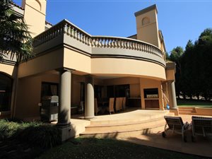 5 Bed House in Dainfern Golf Estate