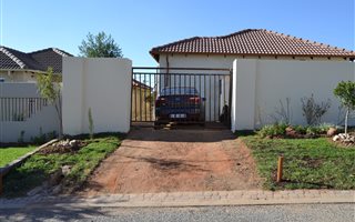1 Bedroom Garden Cottage in Cosmo City
