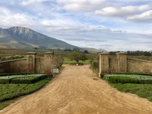 164.2 ha Farm in Stanford