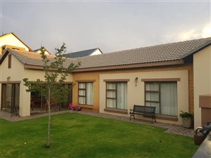 3 Bed House in Midstream Ridge Estate