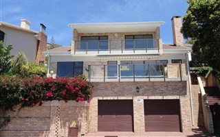 3 Bedroom House in Santos Bay