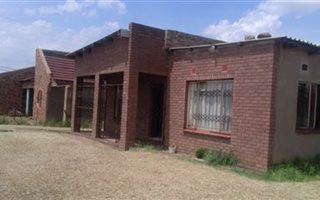 2 Bedroom House in Osizweni