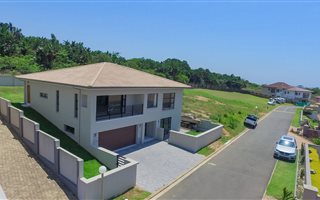 4 Bedroom House in Shelly Beach