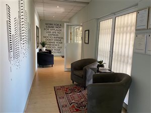 300 m² Office Space in Irene