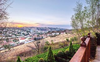 4 Bedroom House in Waterkloof Ridge