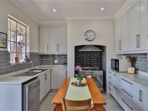 3 Bed Apartment in Essenwood