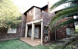 4 Bedroom Townhouse in Crystal Park