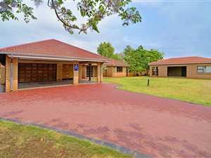 4 Bed House in Three Rivers East