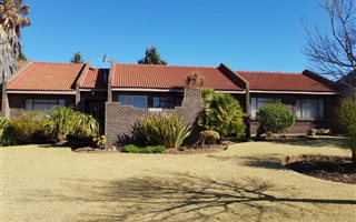 4 Bedroom House in Bergsig